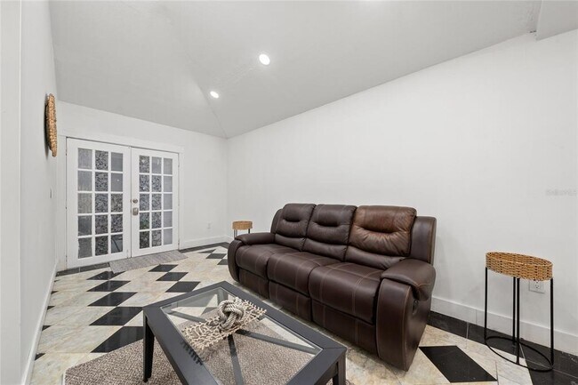 Foto del edificio - 711 Briarcliffe St