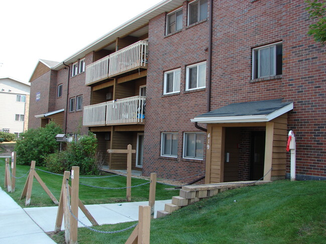 Building Photo - Greenbriar Apartments