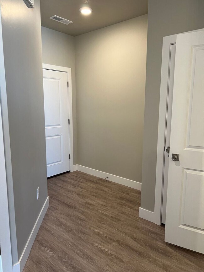 Building Photo - Brand New Townhome! Half off First Month M...