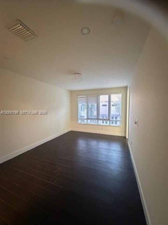 Foto del edificio - 6434 NW 104th Ct