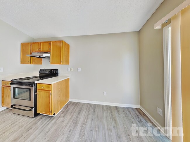 Building Photo - 115 Markham Dr