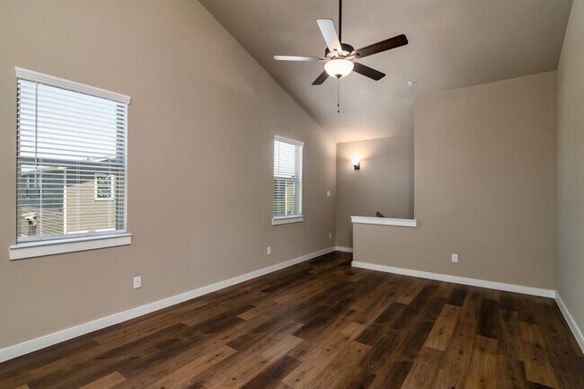 Building Photo - 634 Fallow Dr