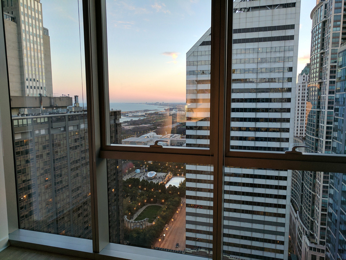 Vista desde la sala de estar - 201 N Garland Ct