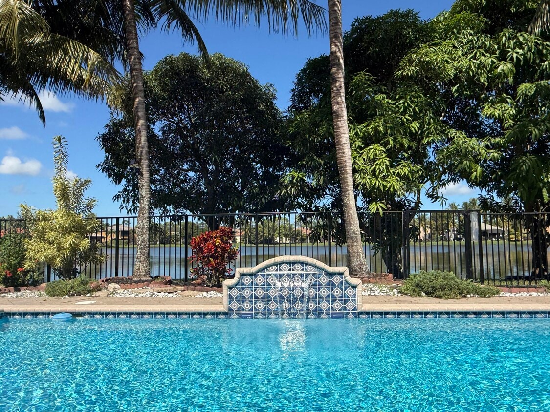 Building Photo - 5029 Forest Dale Dr