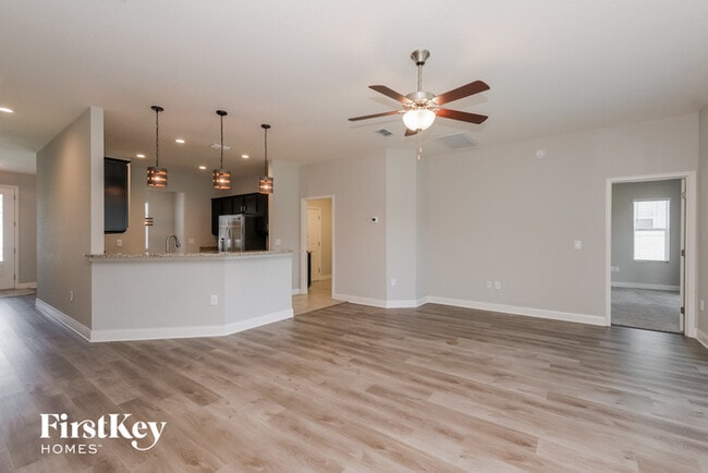 Building Photo - 5812 Valentino Way