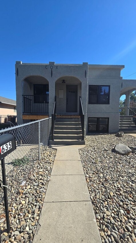 Primary Photo - 633-635 2nd St