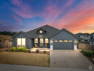 Building Photo - 496 NW Cascade Mountain Dr