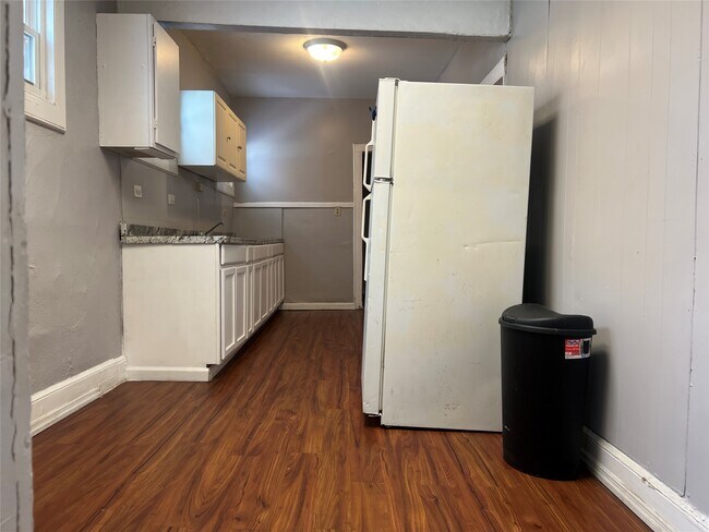 Building Photo - 274 Chenango St