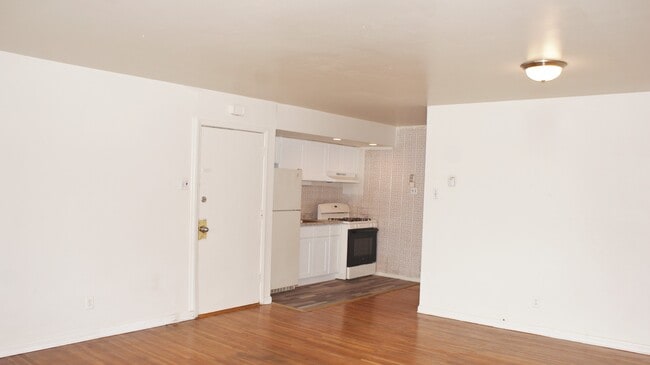 Building Photo - Fernrock Apartments