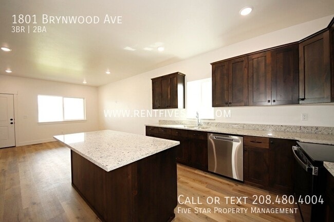 Building Photo - 1801 Brynwood Ave