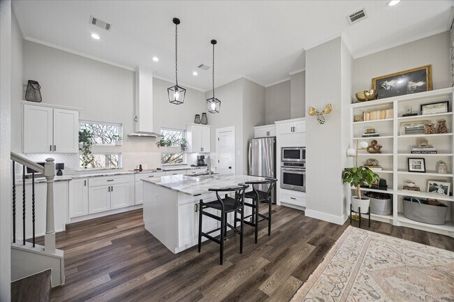 Foto del edificio - 2108 Oatfield Dr