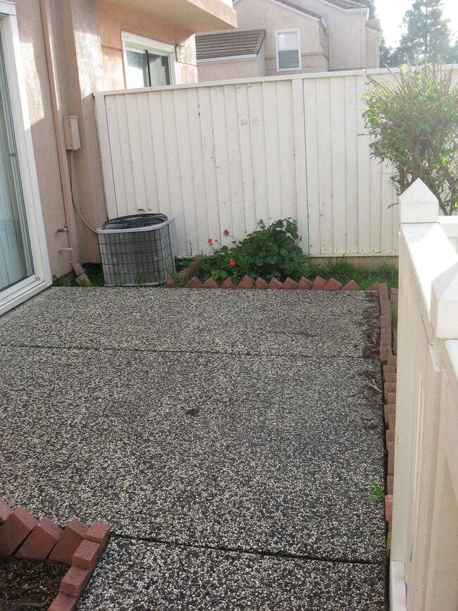 Patio - great for Barbecue - 6999 Rodling Dr