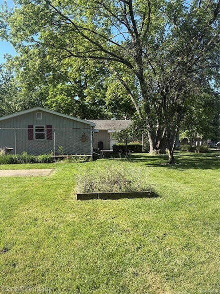 Foto del edificio - 6284 Woodsdale Dr