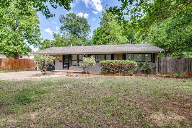 Foto del edificio - Spacious mid-century ranch home in Clegern