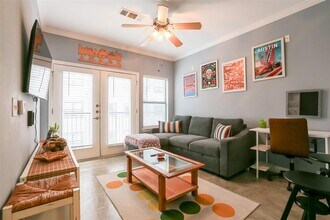 Building Photo - 2502 Leon St