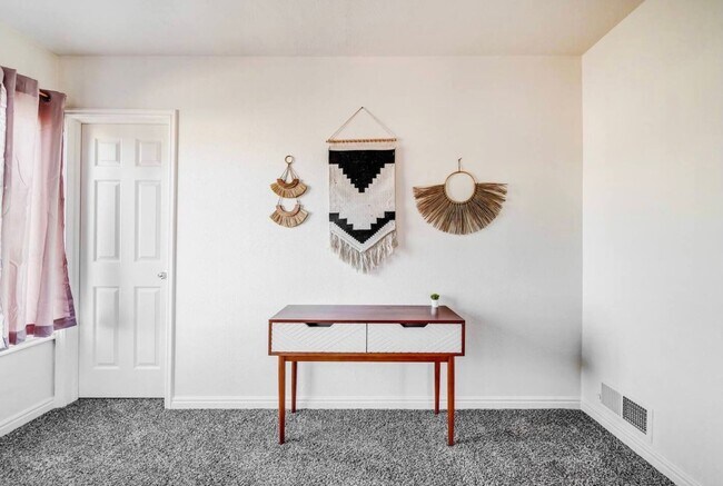 Foto del edificio - Cozy 4 bedroom 2 bath house in Provo