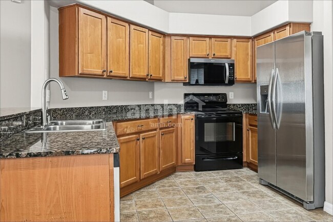 Foto del edificio - 25815 Crippen Dr