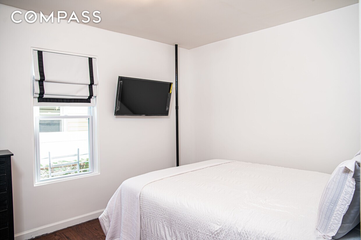 1758 Zerega Ave Unit 1, NewYorkCity, NY 10461 Room for Rent in