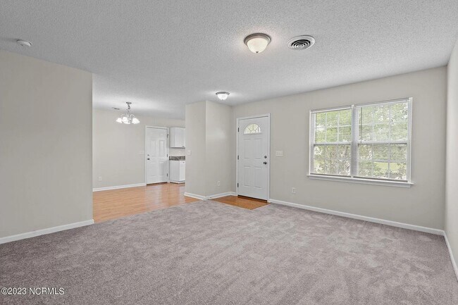 Building Photo - 1035 Ashland Way