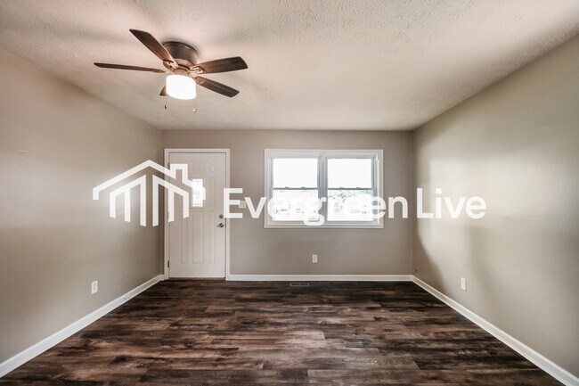 Building Photo - 4619 N Richardt Ave