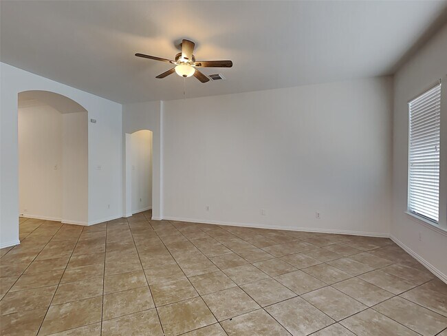 Foto del edificio - 2914 Crescent Oaks Park Ln