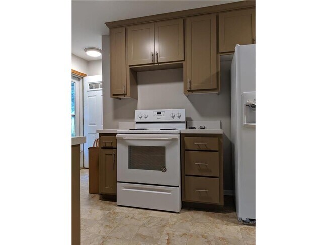 Building Photo - 6014 W 39th St