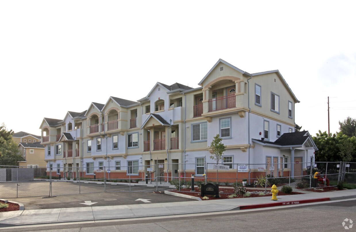 Primary Photo - 750 Meridian Way