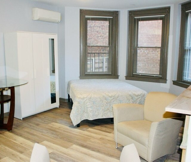 Foto del edificio - 842 Park Ave