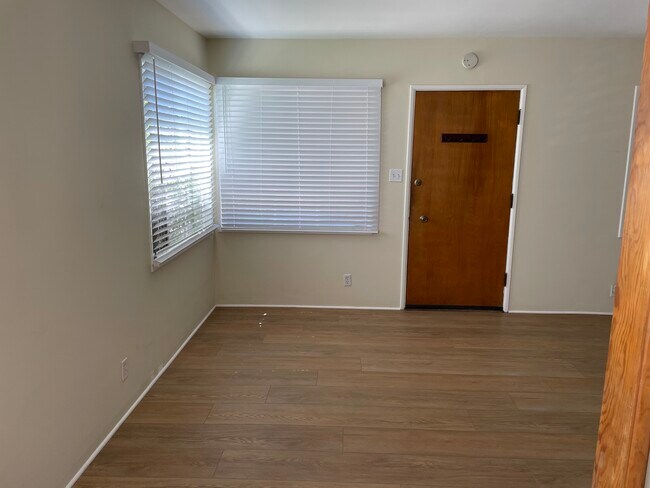 Building Photo - 14907 Camarillo St