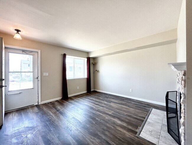 Foto del edificio - 5314 Solar Ridge Dr