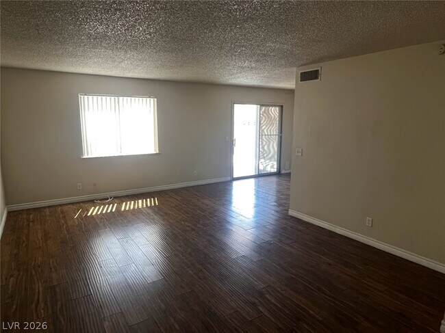 Foto del edificio - 914 Scarlet Ridge Dr