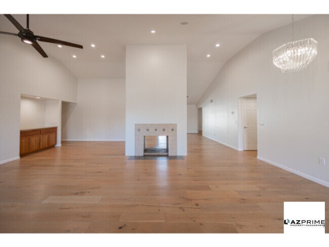 Foto del edificio - Elegant 3/2.5 Scottsdale Home - Vaulted Ce...