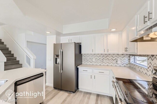 Building Photo - 4 br, 2.5 bath House - 15553 W Ventura St ...