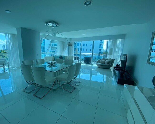 Foto del edificio - 2950 NE 188th St