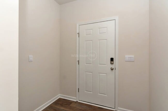 Foto del edificio - Charming 2-story 3BD/2.5BTH corner unit to...
