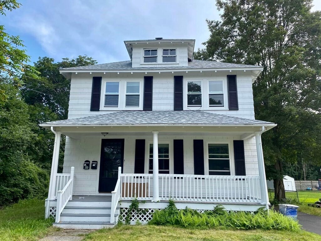 261 Park St Unit 1, Stoughton, MA 02072 Room for Rent in Stoughton