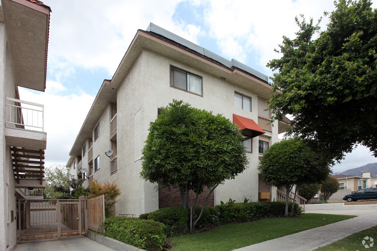 Building Photo - 1209 Virginia Ave