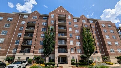 Building Photo - 390 W Mahogany Ct