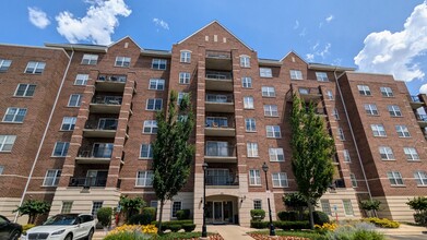 Building Photo - 390 W Mahogany Ct
