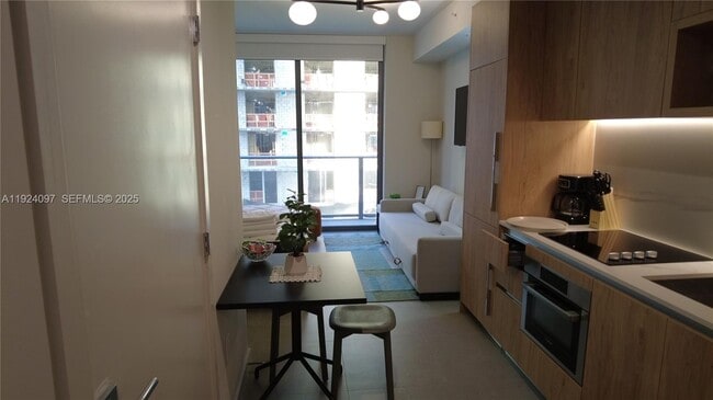 Foto del edificio - 11 NE 6th St