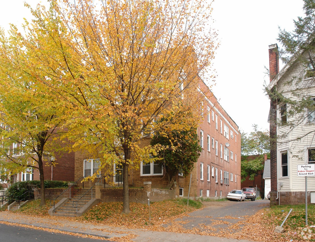 252 Sisson Ave, Hartford, CT 06105 Apartments in Hartford, CT