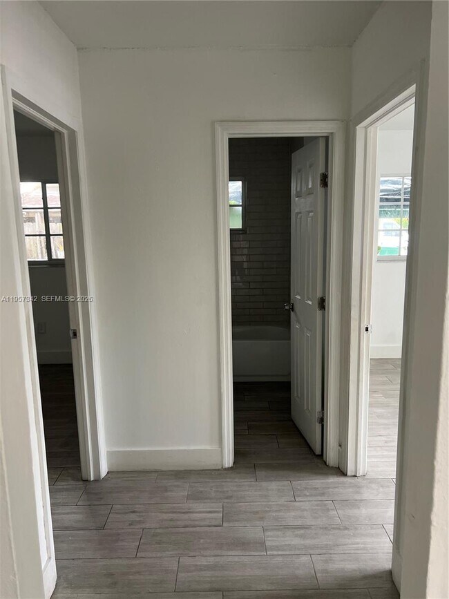 Foto del edificio - 2535 NW 9th St