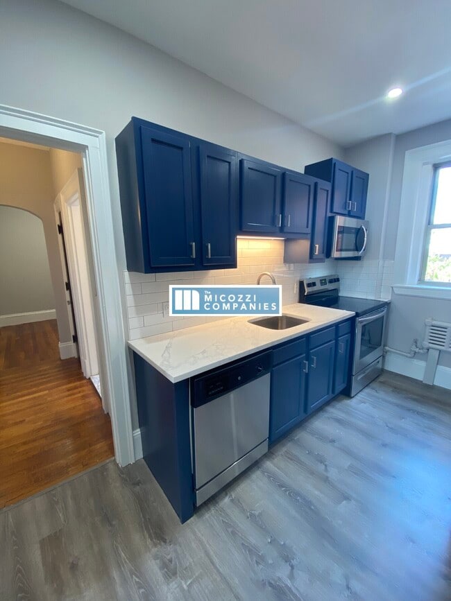 Building Photo - 46A Elm St