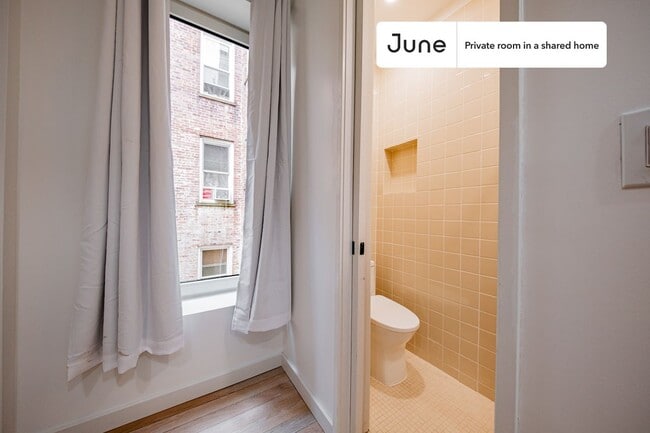 Foto del edificio - Room in Shared 4 bed/4 bath home