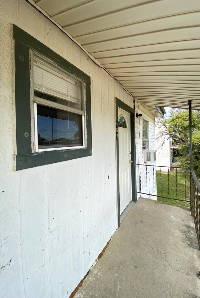 Foto del edificio - 467 Lutheran Church Rd