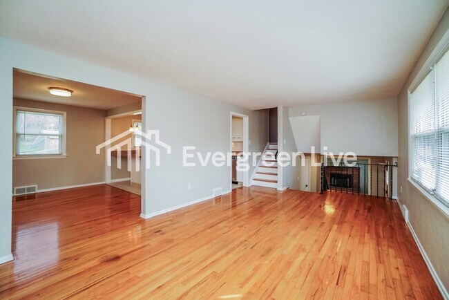 Foto del edificio - 614 Fort Couch Rd