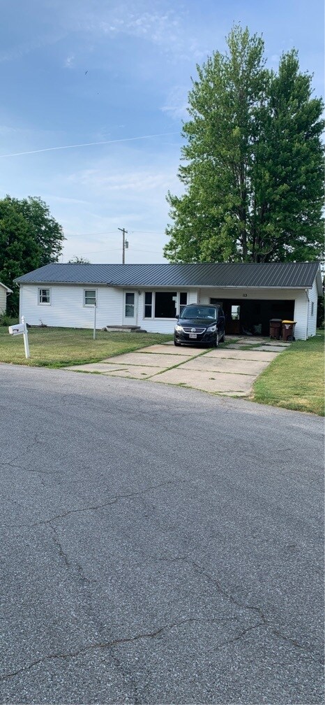Building Photo - 113 Oak Park Dr