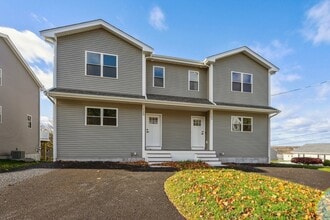 Building Photo - 108 Stowe St