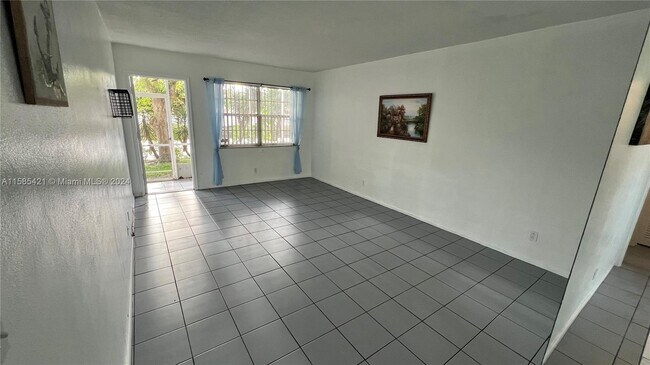 Building Photo - 1490 NW 43rd Ave