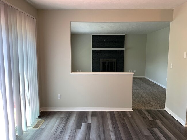 Building Photo - 43 Surrey Ct